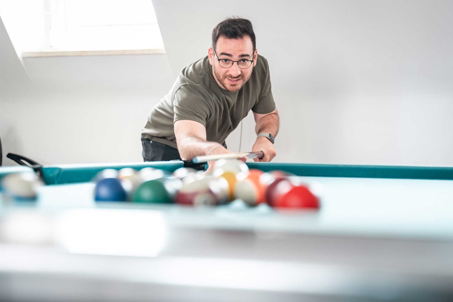 Mitarbeiterlounge mit Billard